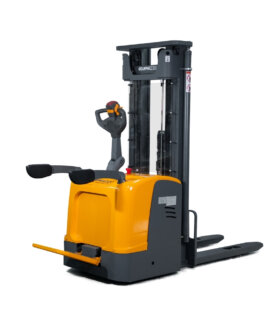 Empilhadeira Elétrica Patolada 1.500kg Elevação 5,0m com Plataforma para Operador Embarcado Bateria 24v/200Ah - EquipaPRO SRX1550 MAX